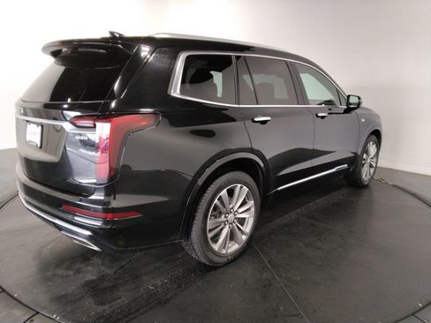 Used 2022 Cadillac XT6 Premium Luxury image 6