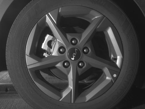 Used 2025 Kia K4 LXS image 15