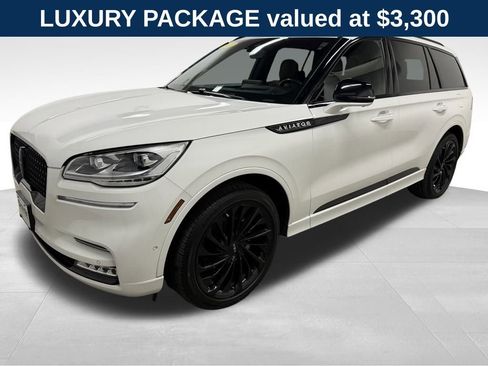 Used 2023 Lincoln Aviator Reserve w/ Equipment Group 201A image 4