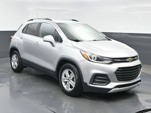 Used 2020 Chevrolet Trax LT FWD image 8