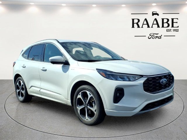 Used 2023 Ford Escape ST-Line Select w/ Tech Pack #2 AWD/4WD image 2