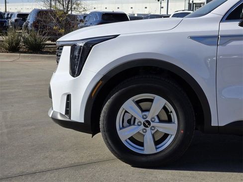 New 2026 Kia Sorento LX FWD image 5