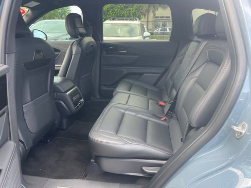 Used 2025 Lincoln Nautilus Premier w/ Jet Appearance Package AWD/4WD image 8