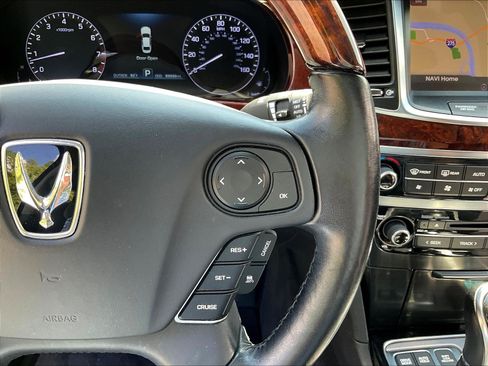 Used 2016 Hyundai Equus Signature RWD image 12