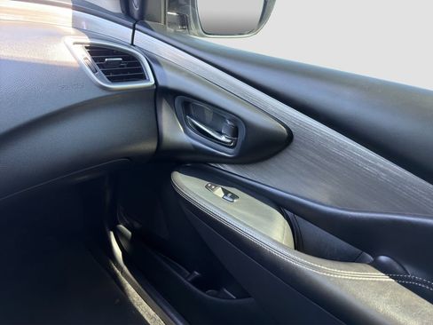 Used 2018 Nissan Murano SV w/ Premium Package FWD image 26