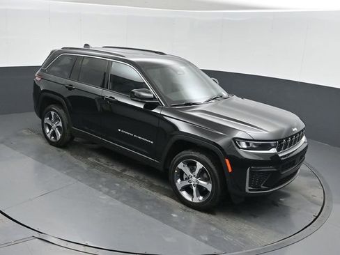 New 2026 Jeep Grand Cherokee Limited RWD image 28