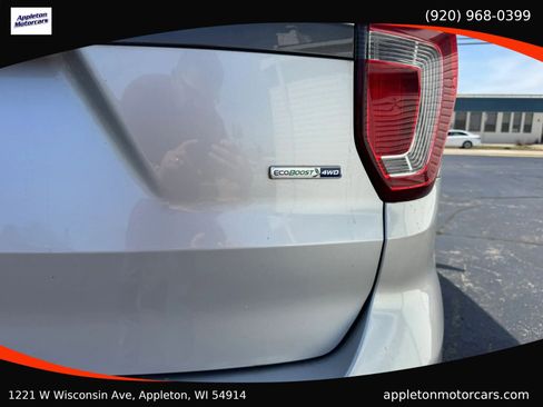 Used 2017 Ford Explorer XLT w/ Equipment Group 202A image 48