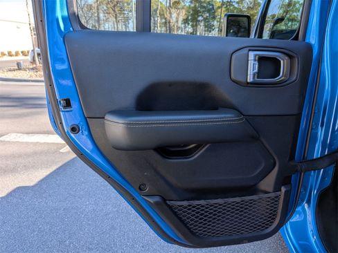 Used 2024 Jeep Wrangler Unlimited Sahara image 26