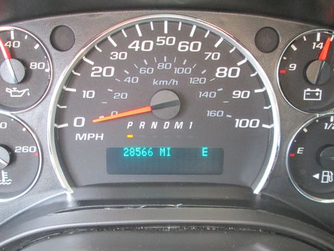 Used 2017 Chevrolet Express 3500 LT w/ LT Preferred Equipment Group RWD image 15