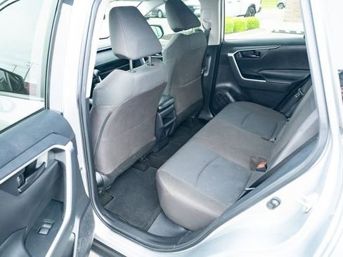 Used 2020 Toyota RAV4 LE FWD image 29