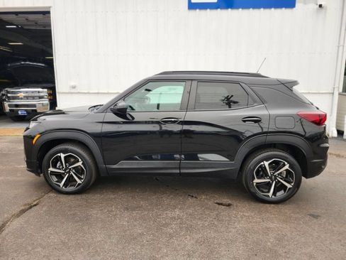 Used 2023 Chevrolet TrailBlazer RS w/ Convenience Package AWD/4WD image 2