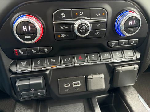 Certified 2023 GMC Sierra 2500 Denali w/ Denali Ultimate Package image 27