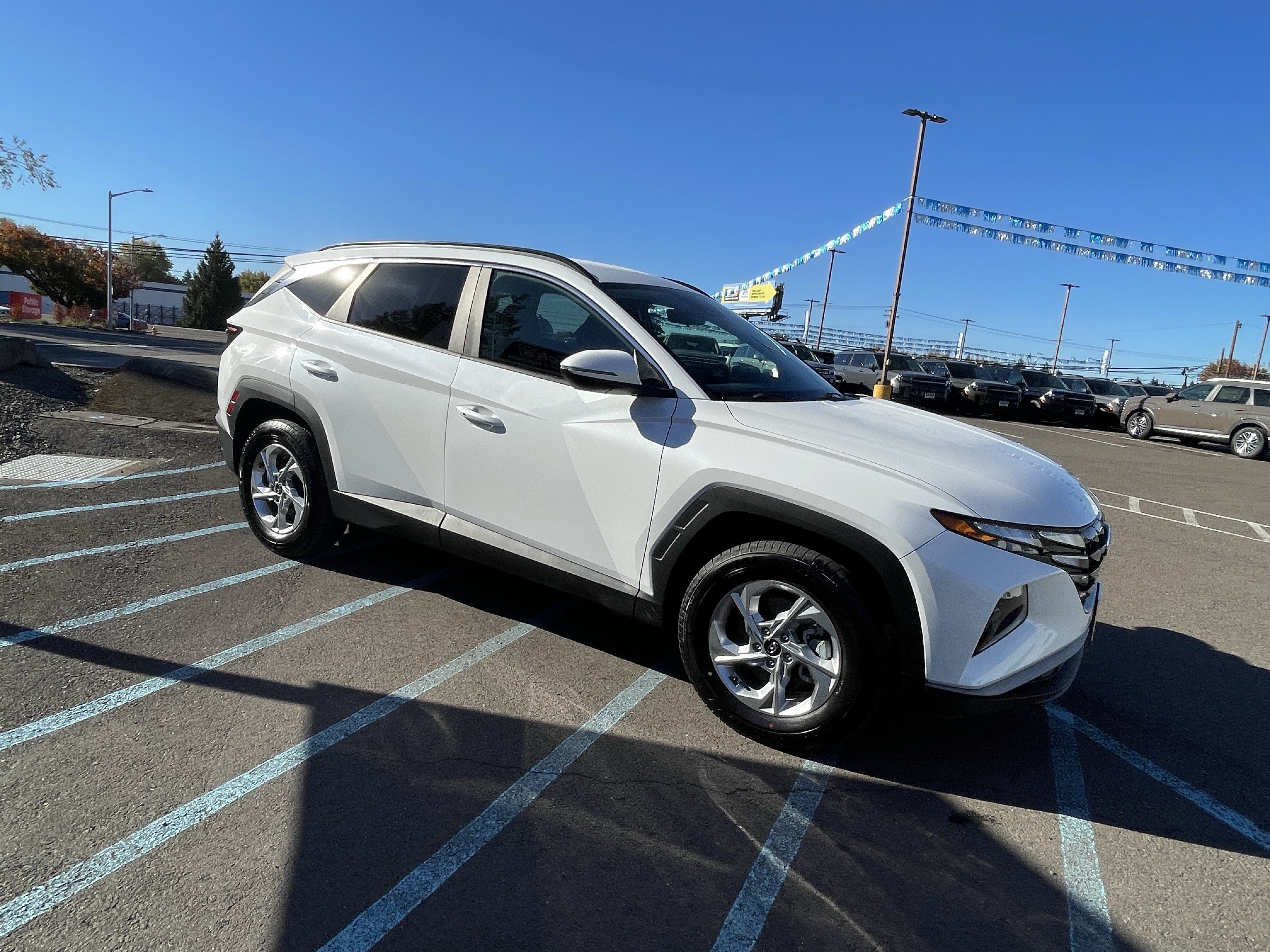 Certified 2022 Hyundai Tucson SEL w/ Cargo Package AWD/4WD image 7