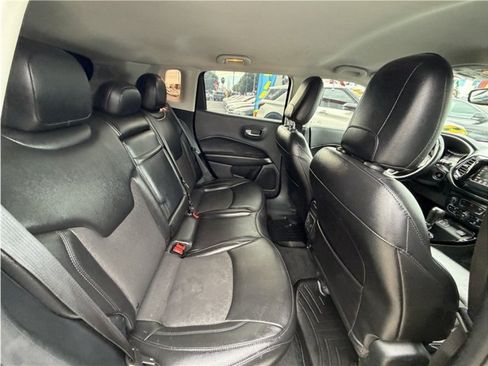 Used 2019 Jeep Compass Latitude FWD image 25