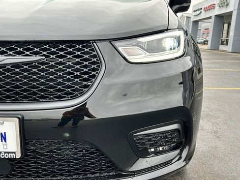 New 2026 Chrysler Pacifica Select w/ S Appearance Package AWD/4WD image 4