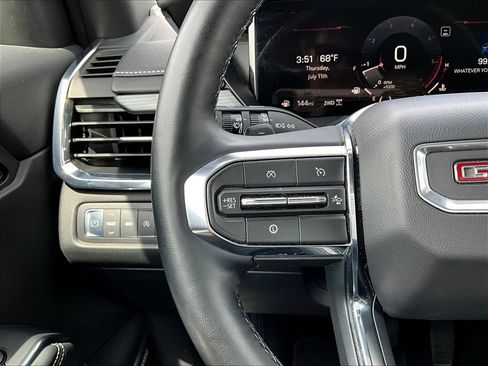 Used 2025 GMC Acadia Elevation AWD/4WD image 15