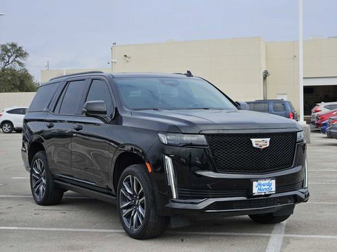 Used 2023 Cadillac Escalade Sport Platinum w/ Heavy-Duty Trailer Package image 3