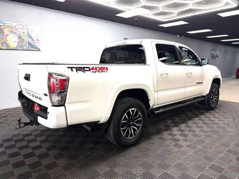Used 2020 Toyota Tacoma TRD Sport w/ Technology Package AWD/4WD image 15