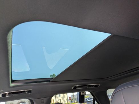 Used 2023 Land Rover Range Rover Sport SE Dynamic image 19