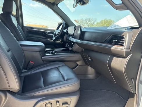 Used 2025 Chevrolet Tahoe LT AWD/4WD image 13