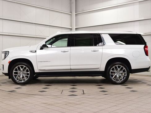 Used 2024 GMC Yukon XL Denali AWD/4WD image 4