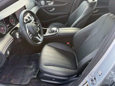 Certified 2019 Mercedes-Benz E 300 4MATIC image 9