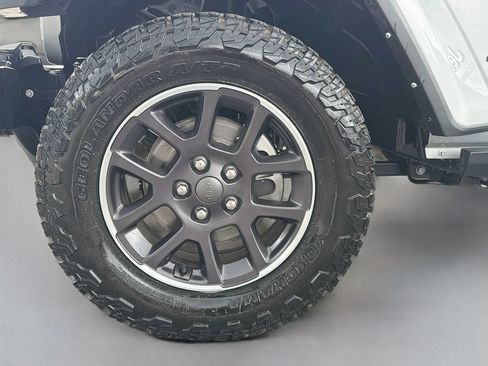 Used 2022 Jeep Gladiator Overland AWD/4WD image 38