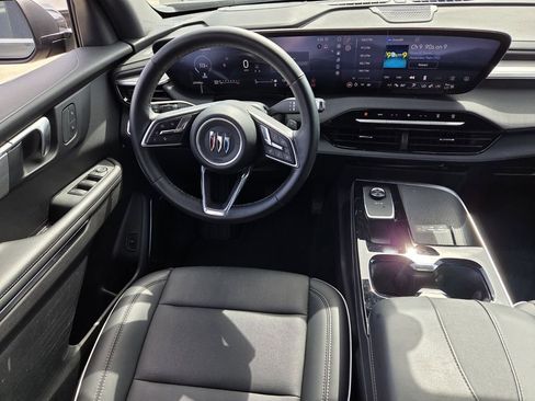 Used 2025 Buick Enclave Preferred FWD image 12