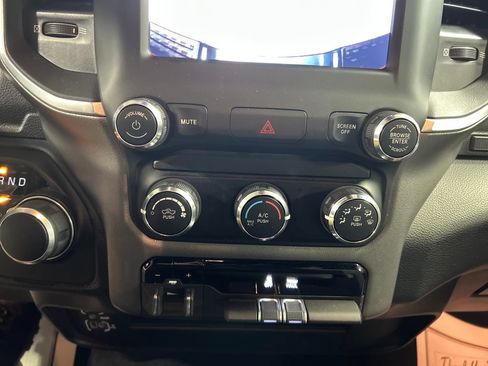 Used 2024 RAM 2500 Big Horn w/ Bed Utility Group image 19