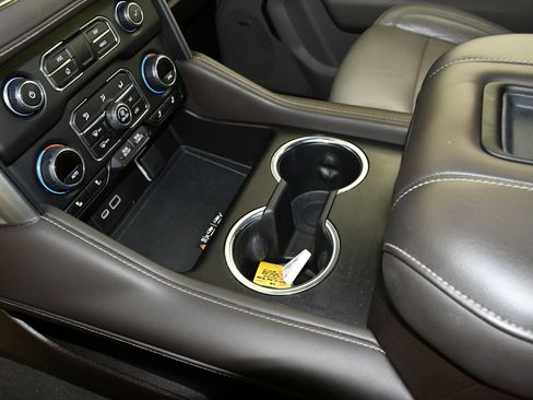 Used 2021 Chevrolet Tahoe LT image 33