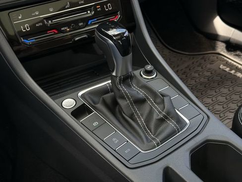 New 2026 Volkswagen Jetta SE FWD image 18
