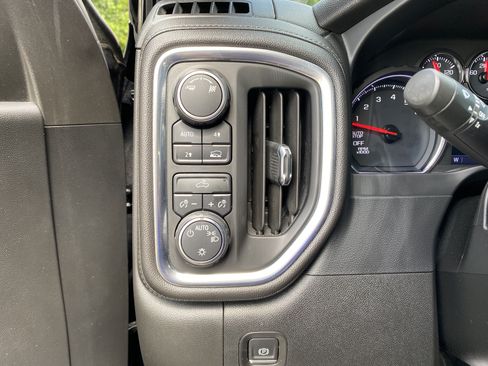 Used 2019 Chevrolet Silverado 1500 LT w/ All-Star Edition AWD/4WD image 18