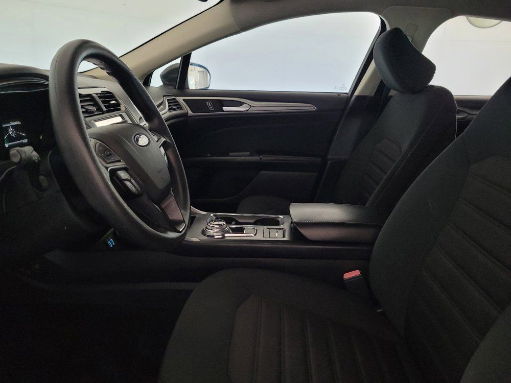 Used 2020 Ford Fusion SE FWD image 17