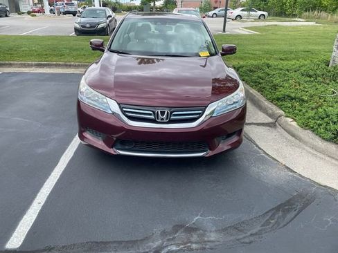 Used 2015 Honda Accord Touring image 2