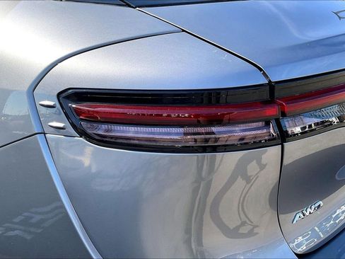 Used 2023 Toyota Crown Limited image 33