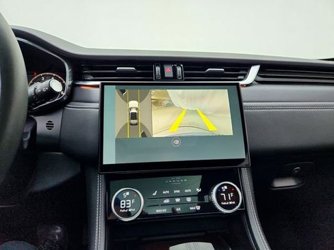 Certified 2024 Jaguar F-PACE R-Dynamic S AWD/4WD image 27