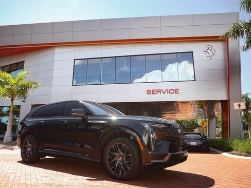 Used 2025 Cadillac Escalade IQ Sport 2 w/ LPO, ONYX Package image 21