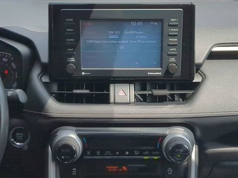 Used 2022 Toyota RAV4 XLE AWD/4WD image 17
