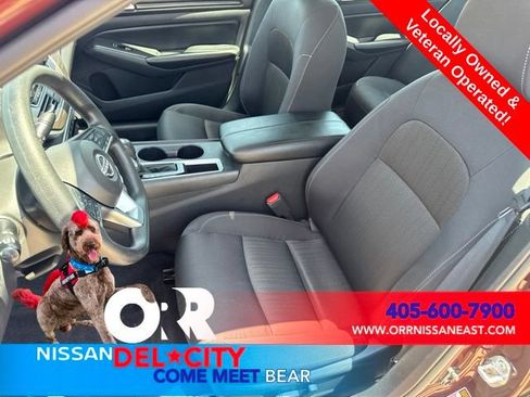 Used 2025 Nissan Altima 2.5 SV FWD image 13