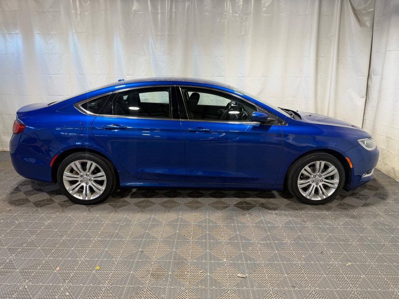 Used 2016 Chrysler 200 Limited w/ Comfort Group FWD image 9