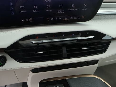 New 2026 Buick Enclave Avenir w/ Super Cruise Package AWD/4WD image 35