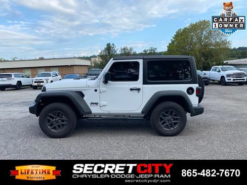 Used 2025 Jeep Wrangler Sport AWD/4WD image 8