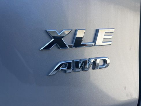 Used 2025 Toyota RAV4 XLE image 20