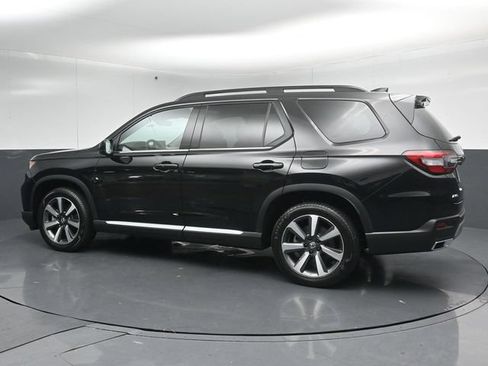 Used 2025 Honda Pilot Touring image 5