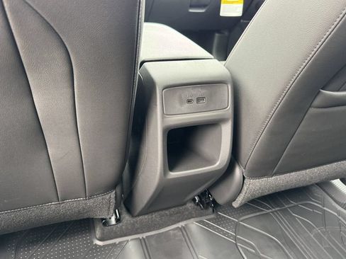 New 2026 Chevrolet Trax RS w/ Sunroof Package FWD image 28