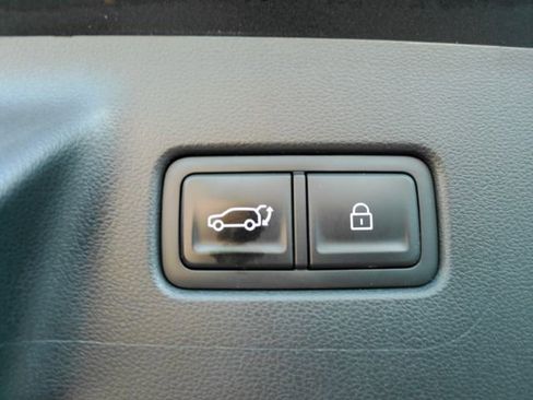 Used 2024 Hyundai Santa Fe Limited image 31