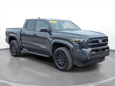Used 2025 Toyota Tacoma SR5 image 1