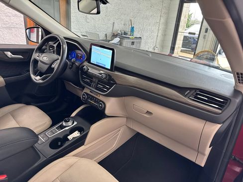 Used 2020 Ford Escape Titanium w/ Titanium Premium Package 2.0 AWD/4WD image 57