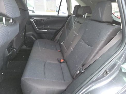 Used 2022 Toyota RAV4 LE image 11