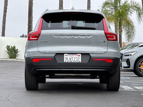 Certified 2024 Volvo XC40 B5 Ultimate w/ Protection Package Premier AWD/4WD image 4